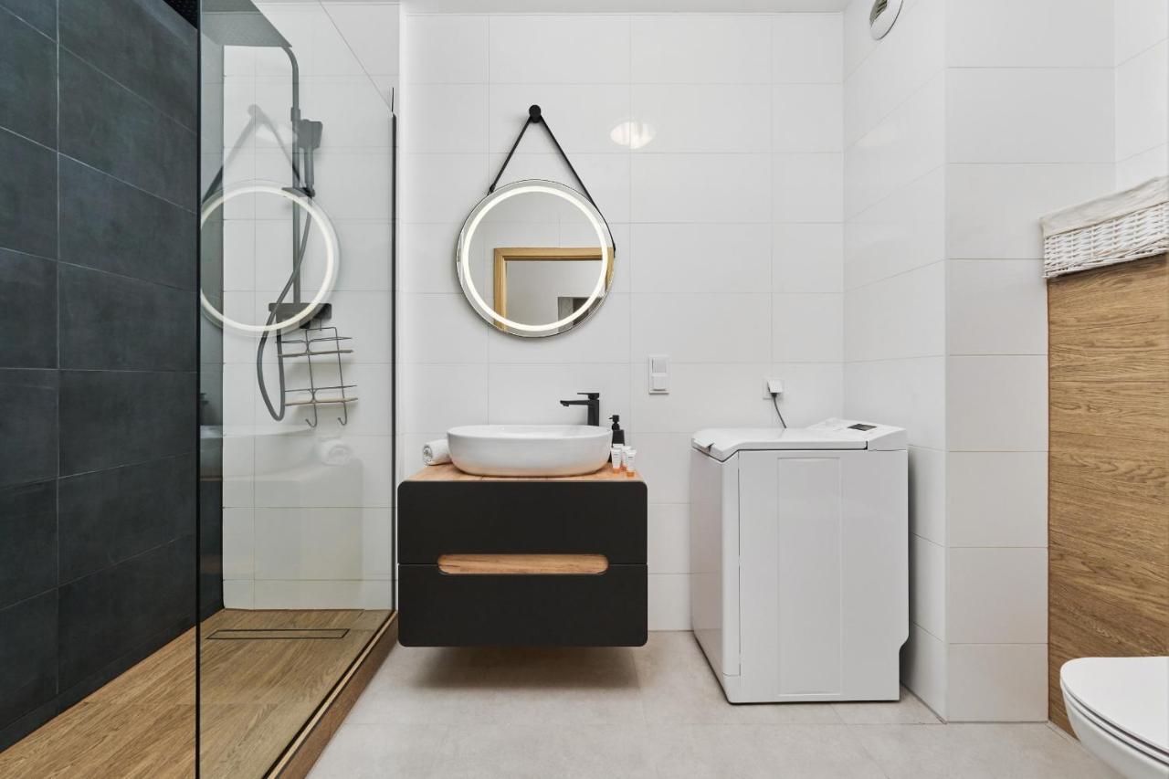 Nowa Manufaktura Apartment Wroclaw Krzyki By Noclegi Renters Esterno foto
